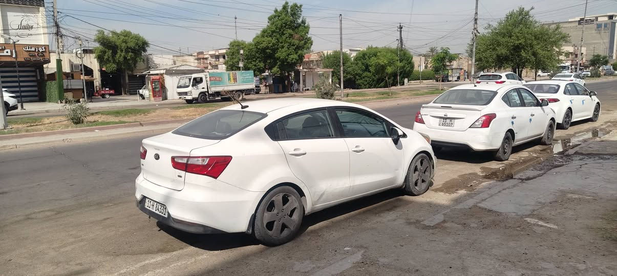 السلام عليكم
كيا ريوا 2016 للبيع وارد امريكي محرك GDI 1.6L 
السنويه جديده تنتهي ب 2030 رقم بغداد السياره باسمي التبريد ثلج والتدفئه شغال نظام ايكو .ماشيه 76 الف ميل والتايرات جديده  .المحرك بي خيط تبخير بسيط جدا  والمشي طبيعي بدون اي مشاكل والدعاميات تحتاج تصليح او تبديل
السكن حي الخضراء 
هاتف ***********
