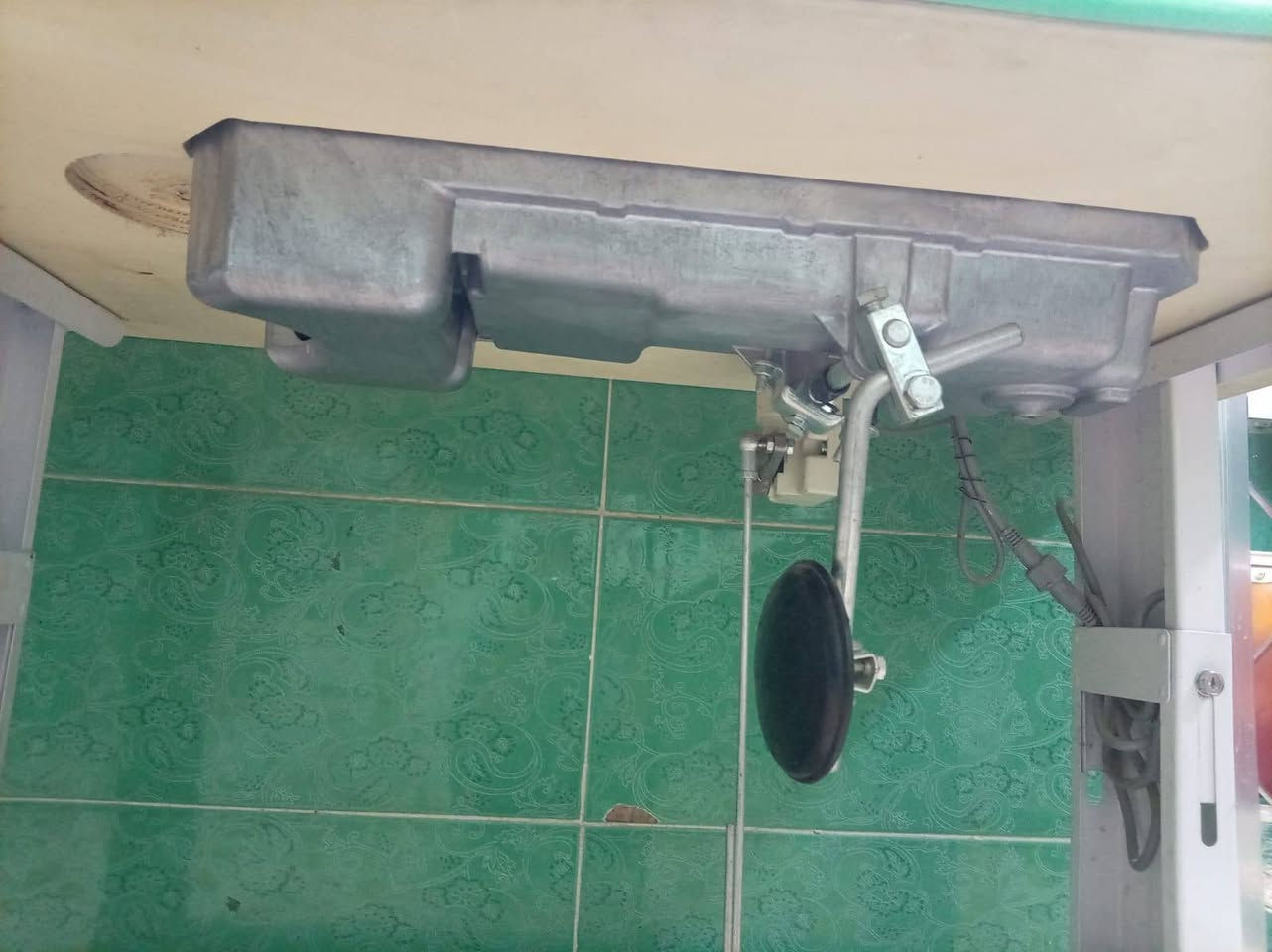 السلام عليكم مكينة خياطة للبيع كامل مواصفات  ناطقة نوع Zoje جيل الخامس بيها هواي مواصفات حوالي ٢٥ زر خياطة  واقتصادية اقل من نص امبير مستعملة اقل من اسبوع  يشهد الله بعدها جديدة ١٠٠% خذتها ٥٢٥  اريدها ٤٥٠ مكاني بغداد  موبايل ***********
