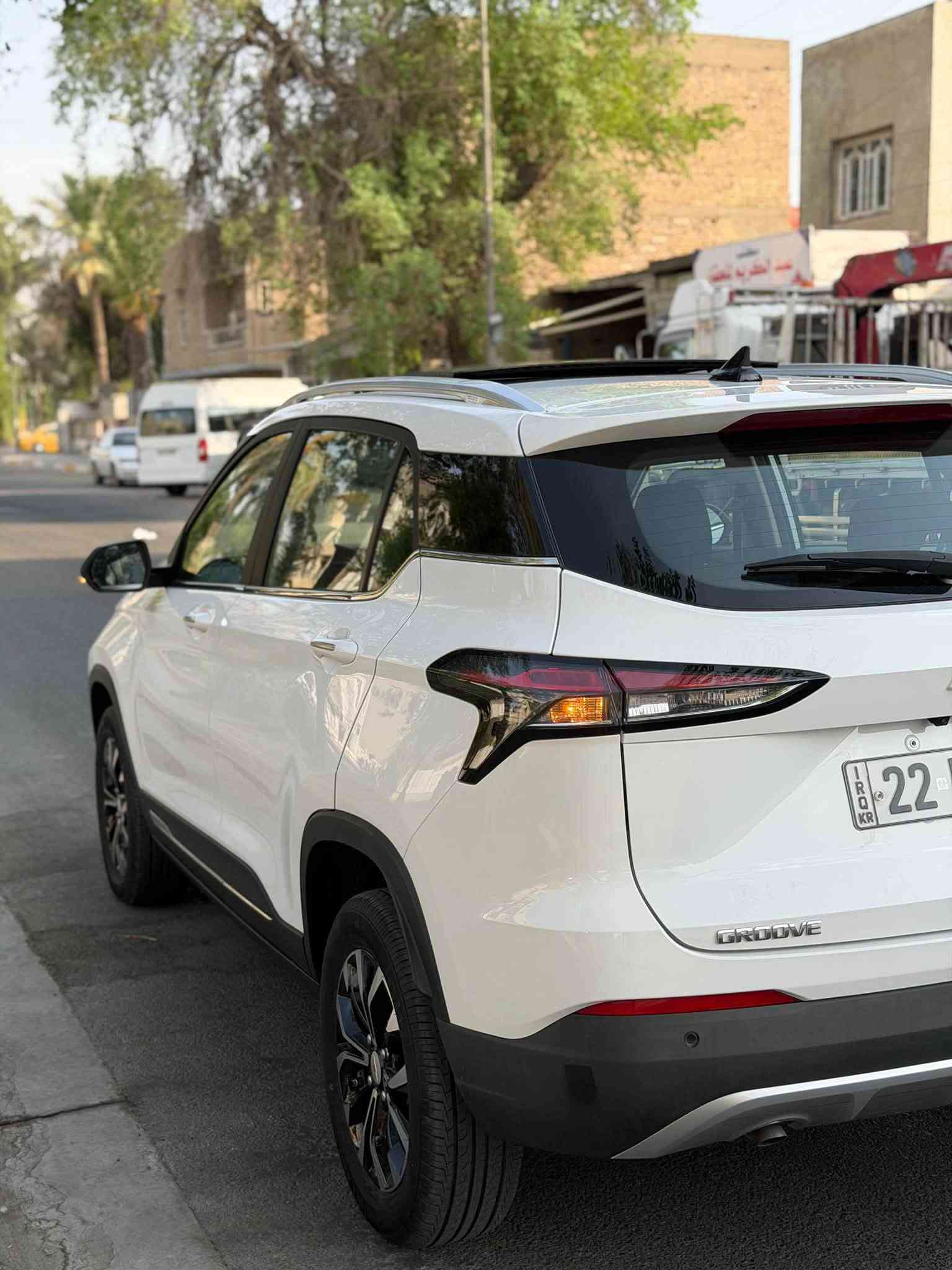 السلام عليكم
‏chevrolet groove 2023 Premier
شيفروليه كروف 2023 بريمر
مواصفات فوووول الفووول بريمر  1/1
 قماره سلايد بانوراما 
بصمه 
تبريد بيانو مركزي 
تحكمات ستيرن 4 جهات 
كشن كهرباء
مري شفط
لد نهاري
شاشه اندرويد وكاربلي
محرك 4 سلندر 1500 تنفس طبيعي المرغوب
سيارة جديدة ماشيه 700 كم زيرووووو وكالة المنصور 
مكفولة كفالة عامة 
 رقم اربيل سنويه وهزه كله جديد شرط التحويل وكاله
• السعر: 128$
• المكان: بغداد

للتواصل ***********

نص مكتوب في الصور:
- mmm
- mmmmmm