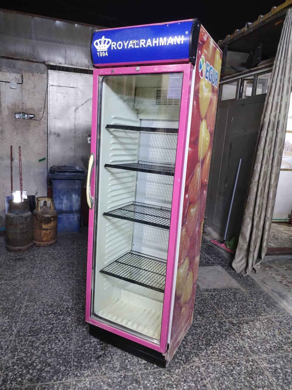 عارضات • ٤ قطع • بدون شغل