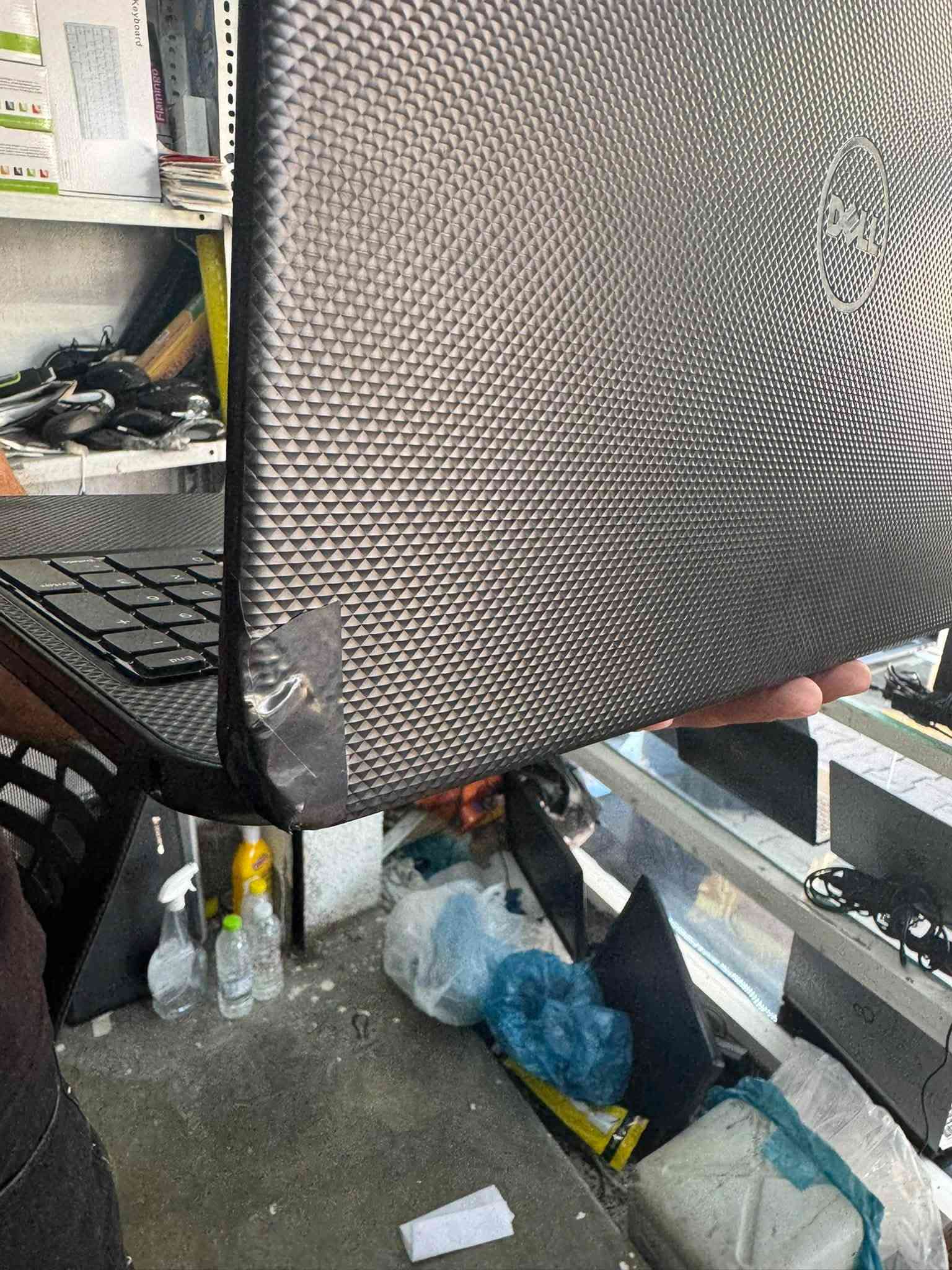 💻 لابتۆپی Dell Inspiron 3521 (خاوەن کارتی شاشەی دەرەکی AMD) 💻
ئەگەر بەدوای لابتۆپێکدا دەگەڕێیت کە سەرەڕای کاری ئۆفیس و خوێندن، بۆ بەرنامەی گرافیکی و یاری سووکیش دەستببات، ئەم مۆدێلەی Dell هەڵبژاردنێکی زۆر باشە:

✨ تایبەتمەندییە تەواوەکان:

1- ناوی لابتۆپ: Dell Inspiron 3521

2- پڕۆسێسەر (CPU): Intel Core i5-3317U @ 1.70GHz (نەوەی سێیەم - Gen 3)

3- ڕام (RAM): 8GB DDR3

4- هارد (Storage): 256GB SSD (FORCE LE 200) – خێراییەکی زۆر بەرز

5- کارتی شاشە (Graphics):
• دەرەکی: AMD Radeon HD 7670M (بۆ بەرنامەی گرافیکی و یاری)
• ناوەکی: Intel HD Graphics 4000

6- شاشە: ١٥.٦ ئینج (قیاسی گەورە)

7- کیبۆرد: کیبۆردی کامل دارای بەشی ژمارەکان (Numpad) بە پیتە کوردی و ئینگلیزییەکانەوە

8- سیستم: Windows 10 Pro (64-bit) ئامادەکراو

9- کەلوپەل و تایبەتمەندی تر: کامێرای وێبکام، وایەر شەحن، DVD Drive، دەرچەی HDMI و USB

💰 نرخ: تەنها ١٥٠ هەزار (کەمێک مەعامەلەی تێدایە)

📦 گەیاندن بۆ هەموو شارەکان بەردەستە!

📥 بۆ داواکردن و کڕین، نامە بنێرن بۆ وەتسئەپ یان سەردانی دووکان بکەن.

📞 ژمارەی تەلەفۆن و وەتسئەپ: ***********

📍 ناونیشان: هەڵەبجەی شەهید - پشت قوتابخانەی بورهان

نص مكتوب في الصور:
- Task Manager
- File Options View
- Processes Performance App history Startup Users Details Services
- CPU
- 2% 0.80 GHz
- Memory
- 1.7/7.9 GB (22%)
- Disk 0 (C: E:)
- SSD
- 1%
- Intel(R) Core(TM) i5-3317U CPU @ 1.70GHz
- % Utilization
- 100%
- 60 seconds
- Utilization
- 2%
- Speed
- 0.80 GHz
- Base speed:
- Sockets:
- Cores:
- 1.70 GHz
- 1
- 2
- Processes Threads Handles
- 140 1395 47763
- Up time
- 1:06:23:59
- Logical processors: 4
- Virtualization:
- L1 cache:
- L2 cache:
- L3 cache:
- Enabled
- 128 KB
- 512 KB
- 3.0 MB
- Fewer details
- Open Resource Monitor
- Type here to search
- DELL
- 04:12
- ENG
- 08/02/2025
- Task Manager File Options View Processes Performance App history Startup Users Details Services CPU 2% 0.81 GHz 8.0 GB DDR3 7.9 GB Memory 1.7/7.9 GB (22%) Memory Memory usage 60 seconds Memory composition In use (Compressed) 1.7 GB (15.1 MB) Available 6.2 GB Speed 1333 MHz Slots used: 2 of 2 Form factor: SODIMM Hardware reserved: 125 MB Committed 1.6/9.8 GB Cached 1.1 GB Paged pool 114 MB Non-paged pool 87.8 MB Fewer details Open Resource Monitor O Type here to search ENG
- Task Manager File Options View Processes Performance App history Startup Users Details Services 1 GHz Memory 1.7/7.9 GB (22%) Disk 0 (C: E:) SSD 0% Disk 0 (C: E:) FORCE LE 200-256 100% 60 seconds Active time 100 KB/s 0% 60 seconds Disk transfer rate Active time Average response time Capacity: 239 GB 0% 0.1 ms Formatted: 239 GB System disk: Yes Read speed Write speed Page file: Yes 0 KB/s 4.1 KB/s Type: SSD Fewer details Open Resource Monitor Type here to search 08:12 ENG DELL
- System Control Panel System and Security System Control Panel Home Device ... View basic information about your computer Windows edition Windows 10 Pro 	 2020 Microsoft Corporation. All rights reserved. System Manufacturer: Dell Technologies Model: Inspiron 3521 Processor: Intel(R) Core(TM) i5-3317U CPU @ 1.70GHz 1.70 GHz Installed memory (RAM): 8.00 GB (7.88 GB usable) System type: 64-bit Operating System, x64-based processor Pen and Touch: No Pen or Touch Input is available for this Display Dell Technologies support Phone number: 1-800-624-9896 Support hours: In the United States, 24 hours a day, 7 days a week Website: Online support Computer name, domain, and workgroup settings Computer name: DESKTOP-M419E0G Full computer name: DESKTOP-M419E0G Computer description: Workgroup: WORKGROUP Windows activation Windows is activated Read the Microsoft Software License Terms Product ID: 00330-80000-00000-AA975 See also Security and Maintenance Change product key Type here to search DELL
- Device Manager
- Control Panel
- File Action View Help
- Remote settings
- System protection
- Advanced system settings
- DESKTOP-M419E0G
- Audio inputs and outputs
- Batteries
- Bluetooth
- Cameras
- Computer
- Disk drives
- Display adapters
- AMD Radeon HD 7670M
- Intel(R) HD Graphics 4000
- DVD/CD-ROM drives
- IDE ATA/ATAPI controllers
- Keyboards
- Mice and other pointing devices
- Monitors
- Network adapters
- Print queues
- Processors
- Software devices
- Sound, video and game controllers
- Storage controllers
- System devices
- Universal Serial Bus controllers
- Windows activation
- Windows is activated Read the Microsoft Software License Terms
- Product ID: 00330-80000-00000-AA975
- See also
- Security and Maintenance