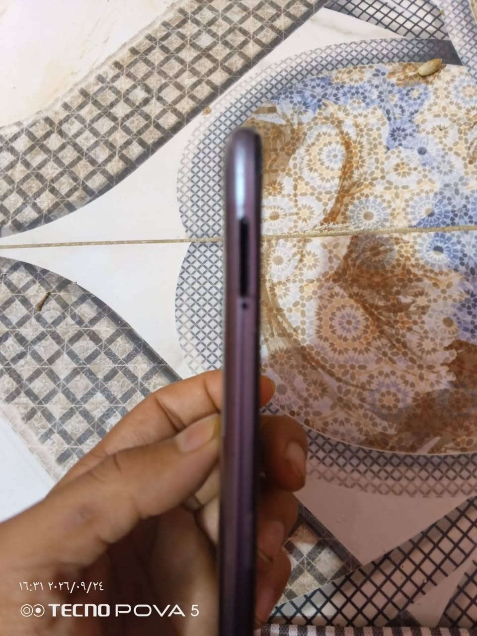 انفنكس للبيع سعره 45 ألف 
فقط مبدل شاشه+بيت الشريحه ضايع

لتوضيح الكسر إلي بالكاميرا ما ماثر على تصوير
جهاز نضيف وشغال وما يعلك
لتواصل ***********

نص مكتوب في الصور:
- ١٦:٣١ ٢٠٢٦/٠٩/٢٤
- TECNO POVA 5