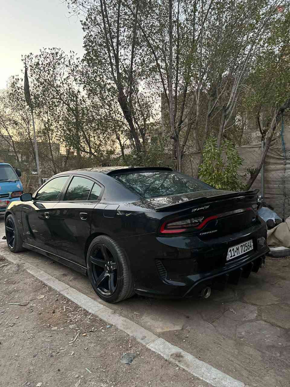 سلام عليكم 
للبيع دوج جارجر 
2017 فول مواصفات بلاص 
 وارد امريكي حادث امريكة دعامية 
سيارة sxt حدثتهة كت كامل اس ارتي بنيد دعاميات دوسات سيارة مصروف عليهة وتعبان عليهة مكينة كير بل كارتون تبريد ثلج صدر امامي خلفي جديد تخم تاير جديد ماشية 120 الف كفالة مكينة كير محرك شاصي لغد ايرباك 
مكاني  العمارة ميسان 
رقم بغداد بأسمي تحويل ثاني يوم اي ستفسار 
***********
