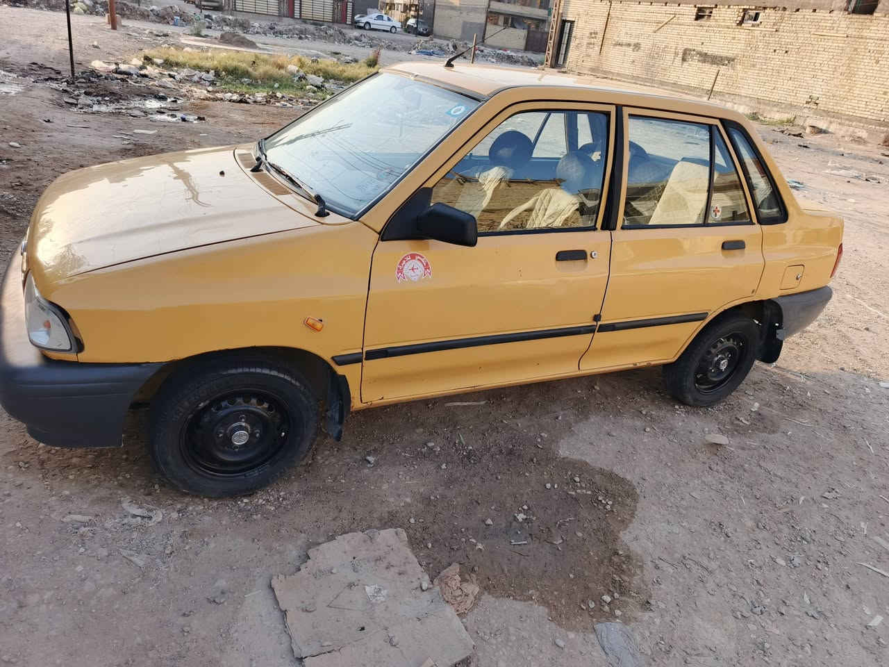 السلام عليكم سايبه موديل 13 للبيع  جير محرك تبريد تخم تاير سياره خير من الله باسمي تحويل ثاني يوم مكان بغداد الشعب سعر ب 30 رقم الهاتف *********** واتساب***********
