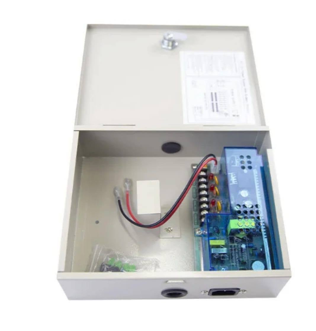 باور سبلاي وي بي اس بنفس الوقت
هذا المنتج عبارة عن مزود طاقة (Power Supply) 
بجهد 12V مع نظام بطارية احتياطية (Battery Backup) او يو بي اس بنفس الوقت
، وهو ضروري جداً لضمان استمرارية عمل الأجهزة (مثل الكاميرات، أنظمة الإنذار، أو أجهزة التحكم) حتى عند انقطاع التيار الكهربائي.

 ⚡️ لا تدع انقطاع الكهرباء يوقف أمنك! | DC 12V Power Supply with Battery Backup 🔋
هل تعاني من توقف كاميرات المراقبة أو أنظمة القفل الذكي عند انقطاع التيار الكهربائي؟ إليك الحل الأمثل والاحترافي لضمان تشغيل أنظمتك 24/7 بدون توقف.
 🛡️ لماذا تحتاج هذا الجهاز؟
يعمل كمصدر طاقة رئيسي ومنظم جهد، وفي حال انقطاع الكهرباء، يتحول فوراً وبشكل تلقائي للعمل على البطارية (Backup) دون أن تنطفئ الأجهزة الموصلة به.
 ✨ المميزات التقنية:
 ✅ جهد ثابت:مخرج بقوة 12V مستقرة لحماية الأجهزة من تذبذب التيار.
 ✅ وزيع احترافي:يحتوي على قنوات (Ports) متعددة لتنظيم الأسلاك وتوصيل أكثر من جهاز في وقت واحد.
 ✅ نظام حماية: مزود بفيوزات داخلية لحماية الأجهزة من الالتماس الكهربائي أو الحمل الزائد.
 ✅ صندوق معدني متين: مصمم بقفل للحماية، ويمكن تثبيته على الجدار بسهولة.
 ✅ شاحن ذكي:يقوم بشحن البطارية تلقائياً فور عودة التيار الكهربائي.
 💡 مثالي لـ:
  📹 أنظمة كاميرات المراقبة (CCTV).
  🚪 أقفال الأبواب الإلكترونية وأنظمة الـ Access Control.
  🚨 أنظمة الإنذار والحريق.
  🌐 أجهزة الراوتر والنانو لضمان استمرار الإنترنت.

📞 للحجز والاستفسار: على الخاص او عبر الواتساب ***********
🚚 متوفر خدمة التوصيل لكافة المحافظات.
#سمارت_هوم
#SmartHome #SecuritySystems #PowerSupply #CCTV #العراق #حلول_ذكية #طاقة_احتياطية.ـ
