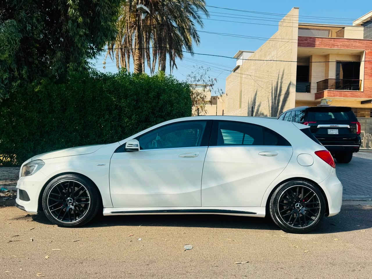 سلام عليكم 
لبيع Mercedes Benz A250 Sport 
خليجي وكاله BCM ضمان دولي
محرك 2000 تيربوا (اربعه سلندر) اقتصادي
موديل 2015
ماشيه 43 الف m
فول مواصافات 1/1 AMG SPORT 
سياره بيه صبغ البنيد وربع جاملغ خلفي رش فقط 
سياره عليه ادامه كاماله وتخم تاير جديد 
كير ومكينه عله وضع البلاد 
مابيه اي نقص سياره جاهزه وكامله
وعل فحص وين متحب
رقم لسلمانيه هزه وفحص وسنويه كله جديد 
 باسمي تحويل مباشر 
السعر 12500 يعني (125) ورقه وبيها مجال 
مكاني بغداد المنصور
*********** واتس
 *********** 
تحياتي🌺
