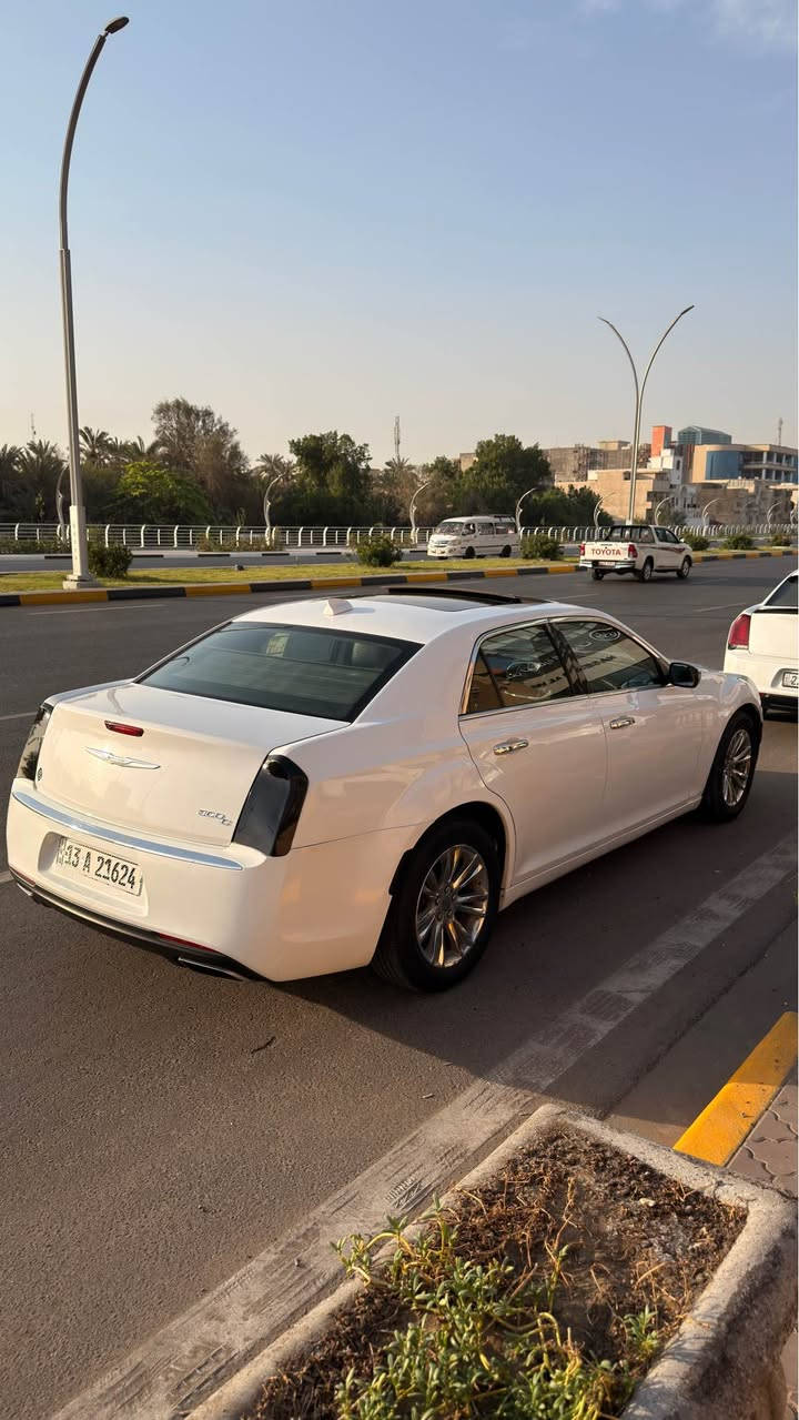 سلام عليكم
اوبامه 16  كندي فول للاخير واحد ع واحد C 300
بيها قطع صبغ بل عراق اثر شخوط ابيع حزام مواصافتها
معروفه محرك 3600 
خزن ميموري
كير ماوس
 شاشه كبيرة 
كشنات تدفئة تبريد
 تحكم كشنات كهرباء
حساسات
ويل مكسيكي
تشغيل عن بعد
 كلاص ثلاجه
(بنو رامه)
برده خلفيه
تبريد ثلج
حساس وقوف فيحال فتح الباب
كشنات جلد
وهواية مواصفات مكينه كير حداديه كله جديد شواصي كفاله مال جاني ومصروف عليها هواي واي نقص ما بيها رقم وهز جديد سنويه لل2031 معوقين السياره وراعيها قاصر بدون تحويل وكاله فقط اتكفلك بل رسميات 
لله شاهد سياره احلا من الصور الف مره  تجي تشوف بعينك ع ايدي بس صار عندي ضرف وحتاجيت وريد ابيع 
 سعر 149 مكاني بصره رقم*********** البصرة, العراق
