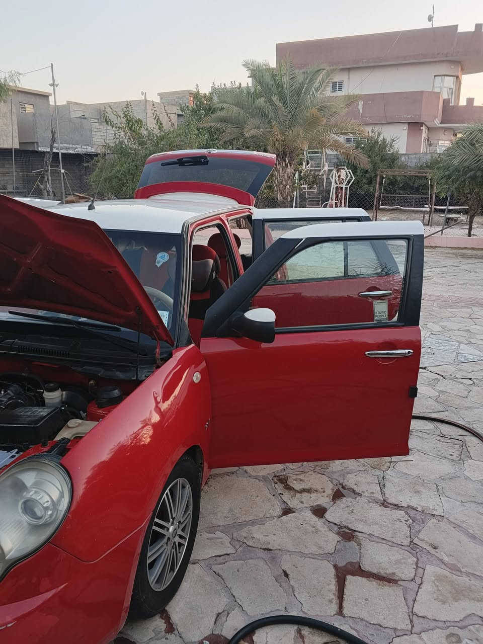 السلام عليكم
ليفان موديل 12 
رقم نينوى 
تبريد شرط 
محرك وكير ما بيهم شي 
طخم كدام جديد 
صاحبه الشرعي يدور تحويل وكاله ما يسوي 
الرقم ***********وتساب مفتوح
