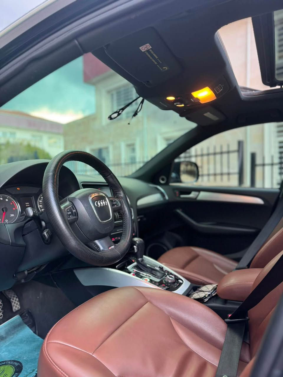 Audi Q5 S_line quattro v6 2010
***********
‎پانۆراما بەسمە برێک بەسمە تەبرید دووزۆن کوشن جلد کوشن هیتەر کوشن کارەبا سەلاجە جێپەرداخ ساردوو گەرم حاسە کامێرا تەحدید سورعەسنوق جەک سوکان ڤۆلیۆم تەلەفون راداری ئاوێنە دەبل ئەکسل ویل و تایەی لۆک 
‎گێڕو مەکینە بە شەرتی سەوت بوخار دوکەل کرانەوە 
‎پارچەیەک و پەلەیەکی هەهە بێناو بێ ئێرباگ بێ مەعجوون 
‎نرخی خوار بازار ٩٨ گەلەو معامەلەیەکی زۆر کەم
٠۷۷۱۲٦٦۲٠٠۱ السليمانية, العراق
