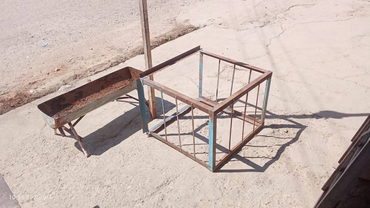 قفص مكيف حديد ثقيل سعر،، 15،، قفل،،،،
معالف او نفس الوقت مشوايه،،، سعر الوحده،، 12،،،،، مكان حي الامير ***********
