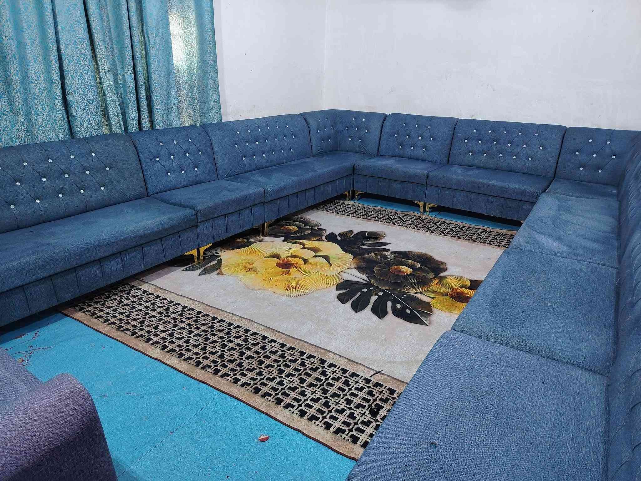 ديوان للبيع تزكام بلوك اسود كلش نضيف اخو الجديد 24مقعد السعر 550 وبي مجال العنوان كربلاء بدايد الامن الداخلي يوجد توصيل داخل كربلاء الستفسار ***********
