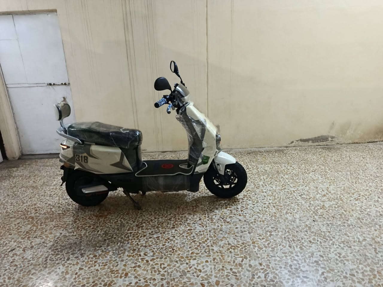هاذا المطور للبيع مستعمل 50 يوم واريد ابيعو سعر 600 وبي مجال للتواصل اكذر هاذا رقمي ***********.    وهذا الاسيه ***********
