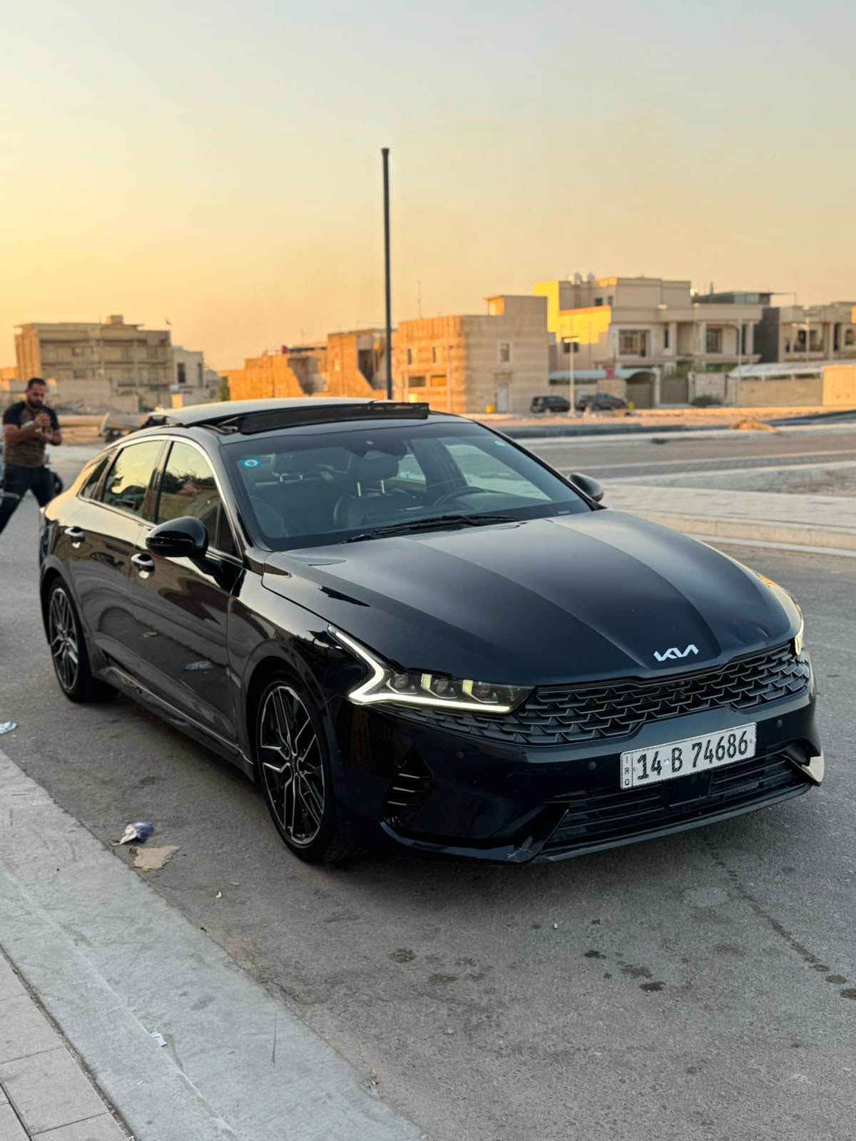 السلام عليكم 
كي 5 جي تي مكينه 2 ونص تيربو اعلى فئه موديل 2024 وارد امريكي لون اسود حره بصره ماشيه 14 الف فقط سياره فول موصفات كير ومكينه خير من الله 
بانوراما 
تحديد مسار
تشتغيل عن بعد
حساسات وره وكدام
قطعتين تبريد
نظام عدم تصادم
كار بلي
تحكم ستيرن 4 انظمه
تدفئه كشنات 
ويل گلب رياضي
كامره 360 

سياره مدخله ع إيدي ضربته موجوده بالصور انا ابيع كوم حديد وعارضه 145 وبيه مجال
*********** البصرة, العراق
