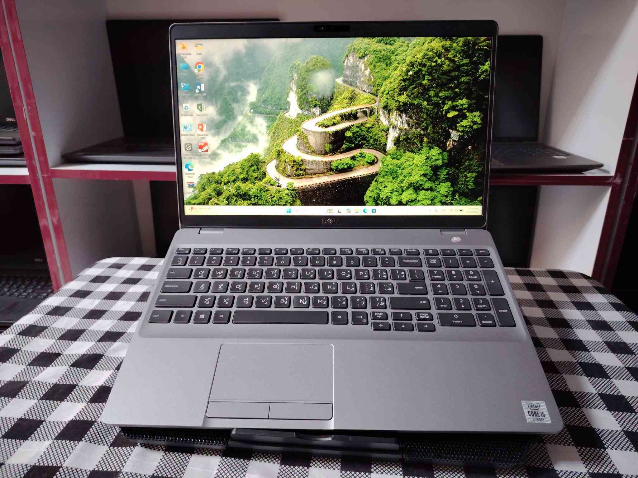 🔥 متوفر كمية حلوة 🔥

🏗️ للمهندسين وطلاب الهندسة والمصممين — جهاز Workstation عملي بكرت NVIDIA Quadro، مناسب للأعمال الهندسية والتصميم وبرامج الـCAD والمشاريع الدراسية والاحترافية.

💻 Dell Precision 3551 — قوة فئة H مع كرت Quadro P620

⚜️ المواصفات:

⚜️ المعالج: Core i5-10400H — الجيل العاشر — فئة H
⚜️ الرام: 8 كيكا DDR4 — قابل للتطوير
⚜️ الهارد: 256 كيكا SSD M.2 — قابل للتطوير
⚜️ كرت الشاشة المنفصل: NVIDIA Quadro P620 — 4 كيكا
⚜️ كرت الشاشة الداخلي: Intel UHD Graphics — 4 كيكا (ذاكرة مشتركة)
⚜️ حجم الشاشة: 15.6″
⚜️ دقة الشاشة: FHD 1920×1080
⚜️ نظام التشغيل: Windows 11 Pro
⚜️ الكيبورد: عربي / إنكليزي ليزري — بدون إضاءة
⚜️ الشاحن: Dell دائري — 130 واط

🎁 الهدايا والملحقات:
• حقيبة لابتوب
• شاحن Dell أصلي
• ماوس
• ماوس باد
• تغليف احترافي (داخل كرتونة)

🛡️ الضمان والخدمات:
• فحص اللابتوب ومقارنة المواصفات والنظافة قبل الاستلام عند المندوب.
• ضمان أسبوع كامل بعد الاستلام.
• تنصيب البرامج الأساسية وOffice حسب الطلب.

🚚 التوصيل: التوصيل متوفر إلى جميع محافظات العراق

📞 للحجز أو الاستفسار (متوفر واتساب):
*********** – ***********

📌 موقّعنا: بغداد الأمين الثانية

📦 العدد المتوفر: كمية

💰 السعر: 525,000 دينار عراقي
