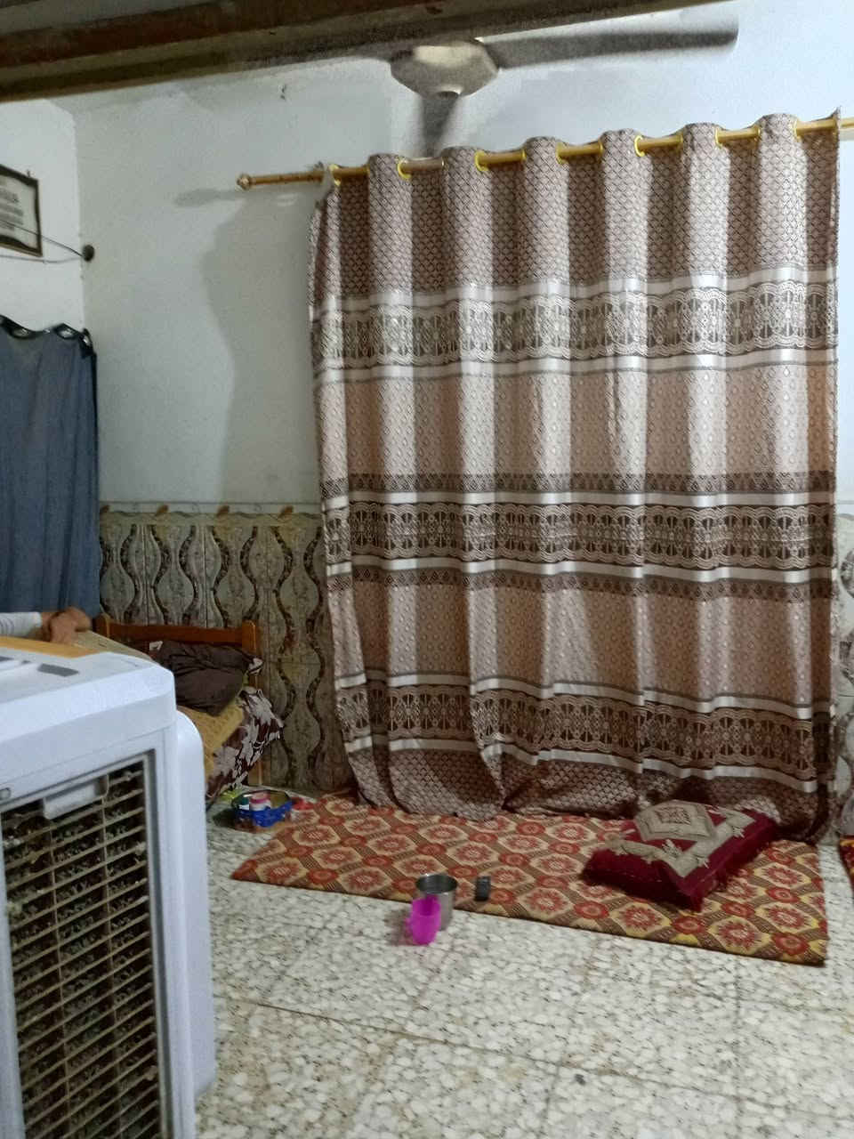 بيت 50 متر للبيع البوبيات قرب جامعه هل البيت شارع البزل المدفون ركن على دربونه طابق ونص السعر 80 قابل للتفاوض للاتصال ***********
