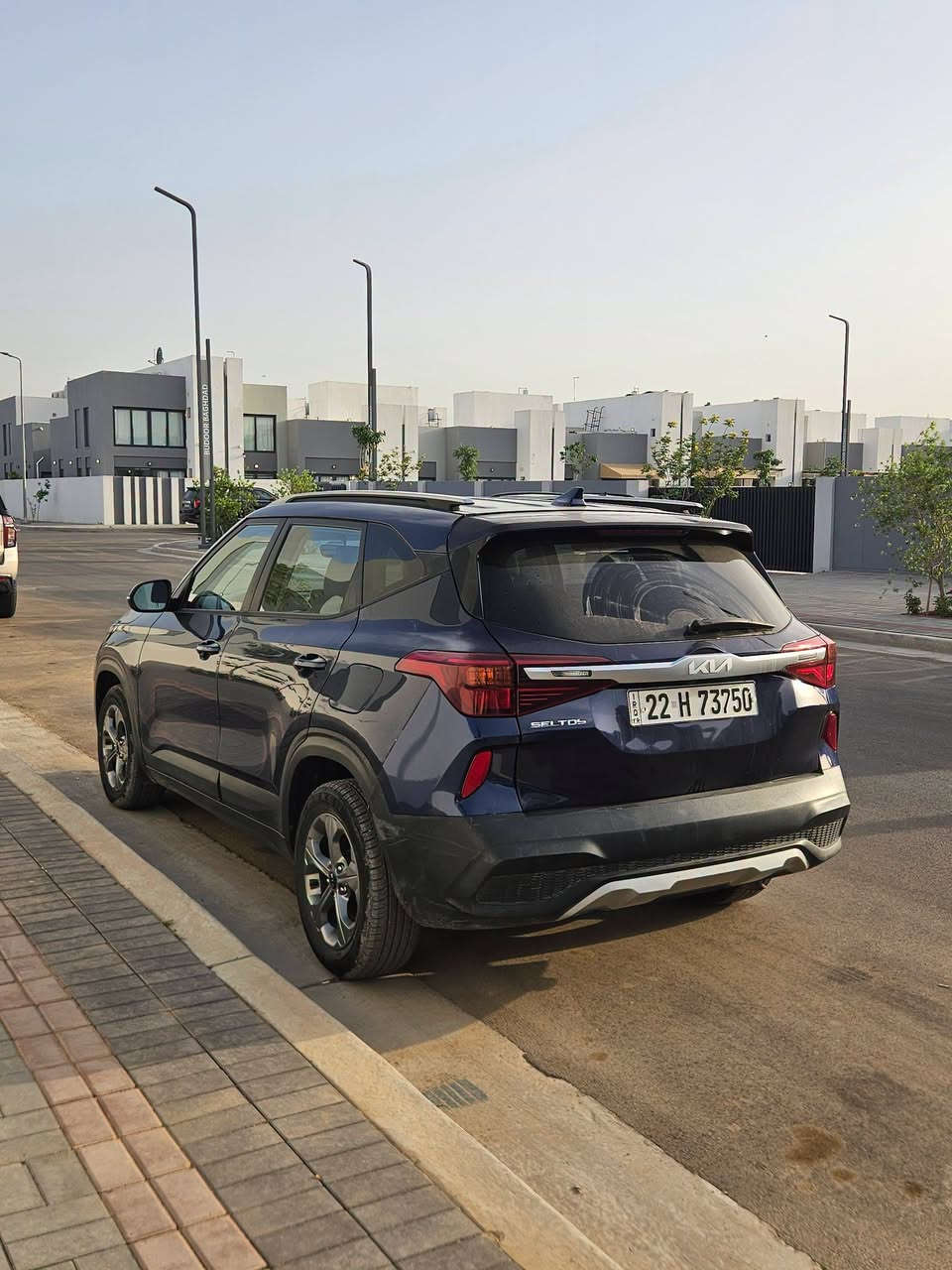 KIA SELTOS LX 2021
وارد أمريكي تقرير كارفاكس موجود
رقم الشاصي مُرفق: ✅
KNDEP2AA7M7175637

محرك 4 سلندر 2.0L (المرغوب)
دفع رباعي

شاشة تدعم Apple CarPlay + Android Auto
اشاير بالمري
كاميرا خلفية
بصمة

ماشية 49.000mi

رقم أربيل تحويل مباشر
مكان السيارة بغداد مجمع بدور السكني

للإستفسار 
*********** إتصال أو واتساب
