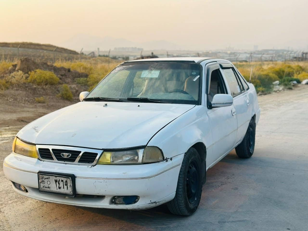دایو مۆدیل 1996 ئاڕمی سلیمانی
چوار تایە تازە کارەبای هەمووی هیش ئە کات
چوار جام ـ کارەبا
چوار بە رگە دەرگا  تازە
مەکینە بە خ  لە زە خت  تۆزئ دوکەڵ ئە کات
سعر 15گەڵاو کەمیک  مە عامە لە  
شۆین سلیمانی  *********** السليمانية, العراق
