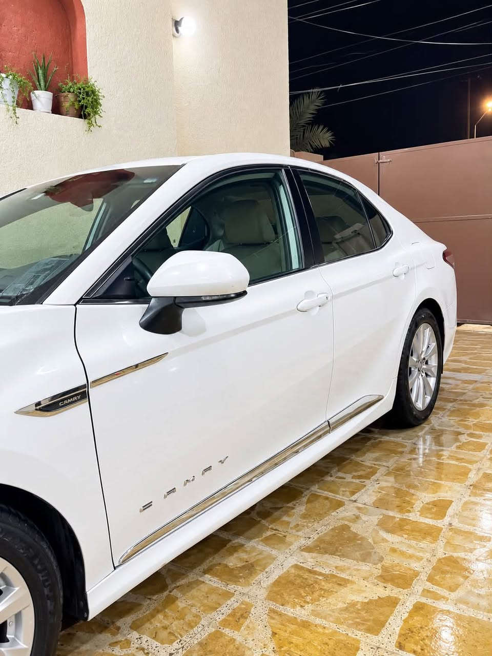 كامري موديل 2019 مواصفات Ie
السعر ب 145
لون ابيض رقم بغداد تحويل ثاني يوم سيارة اي نقص مابيه صدر جديد بي ضمان 6 اشهر 
ضرر امامي سونر  موجود
مكاني سامراء  
***********
