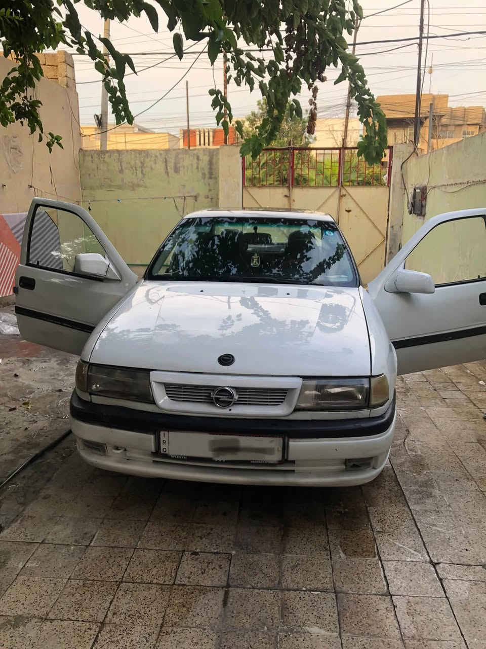 أوبل فكترا • ١٦٠٠ • محرك شرط