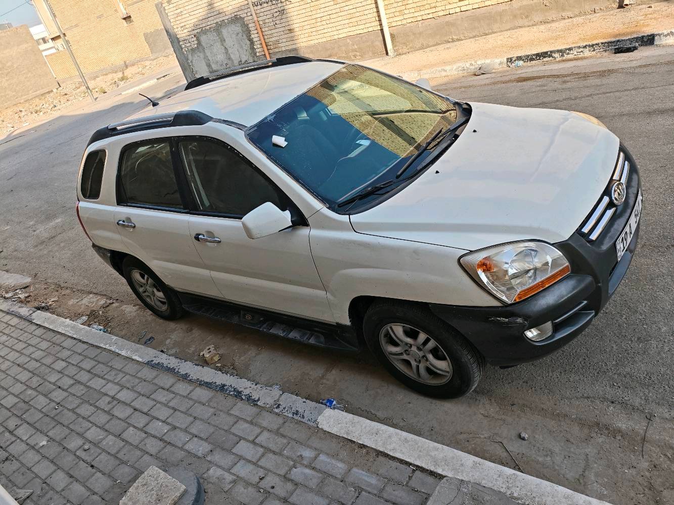السلام عليكم كيا سبورتج موديل 2008 وارد امريكي باسمي رقم كربلاء ضررها  الأمريكي الجاملغ الأيمن والسيارة مصبوغة عام جمالية سيارة جاهزة حدادية گير مكينة 6 سلندر 2700 فقط نقص تبريد رقم مميز 541 أ كربلاء 
مكاني كربلاء السعر 78 وبيها مجال قليل 
للتواصل ***********