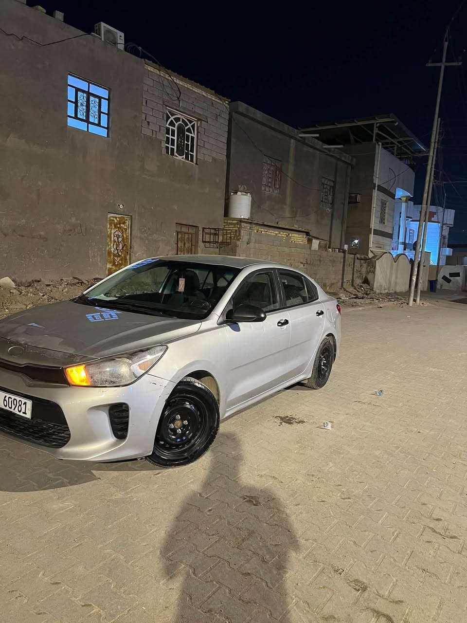 كيا ريو ٢٠١٨ حره باسمي ضربتها فقط بلبنيد سياره سياره نضيفه وحلوه سعرها ٩٠ رقم تلفوني ***********
