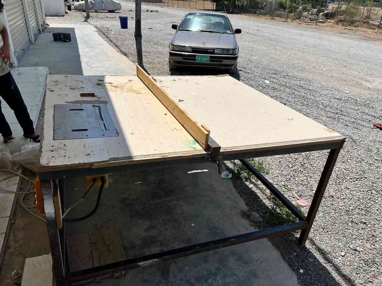 مشاری mdf بۆ برینی کەوەنتەرو مەحرەز بەکار دێد زۆر مەسبوتو بی کێشەیە 
تۆز مژی لەگەڵە 
مشارەکەی بەرزو نزمی ئەکاد 
وە دەبڵ مشارە 
*********** 
لە جوارقورنەم
