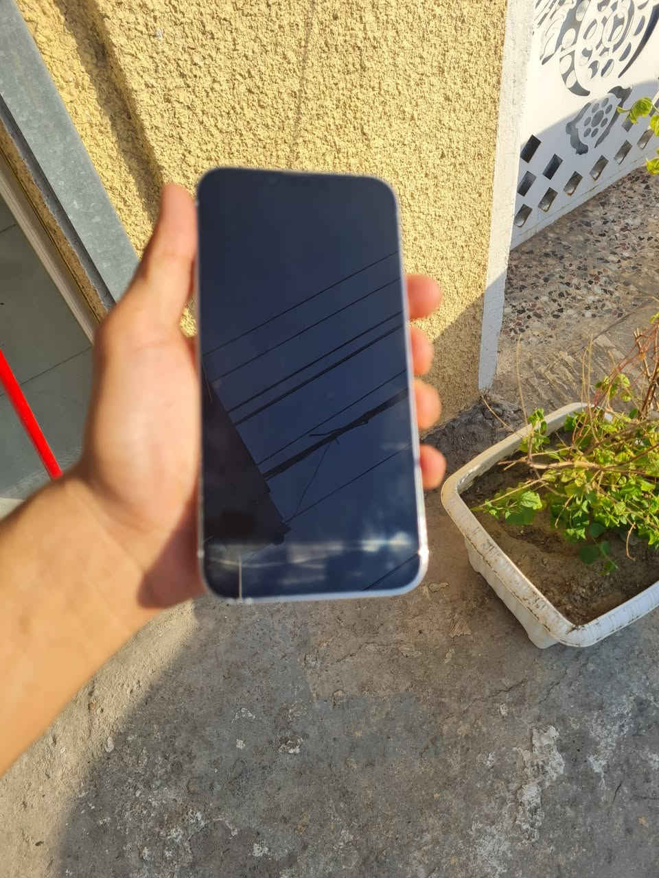 13 برو ماكس 128 ممفتوح فقط ضهر مبدل الجهاز بطاريه 72 وكام يرست ابو صيانه يكول فلات شحن المهم سعره 475 بغداد شعب ***********
