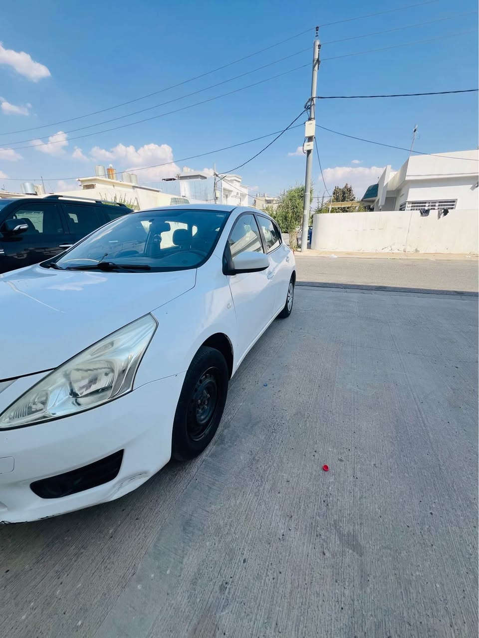 Nissan teda 2016 
سپي بةفري سةيارييةكي زؤر خاوين بو بي سبوغ مالي دؤستة . سةياريكي بي كيشة كةم مةسروف بةزيني بي كيشة مةكينة ١.٦ سةنويي نويية تةنها هةزةي بةسةر جووة چوار تاييةي نويي لةهةموو قةلي يةك بست ساردي هةية و سي چوار نةرمة تةزرةي هةية ١٥١ هةزاري عةقيقي رؤيية 
بة نسبةت سعري ١٠٨$ مةجال 
رةقةم تةلةفؤن : *********** أربيل, العراق
