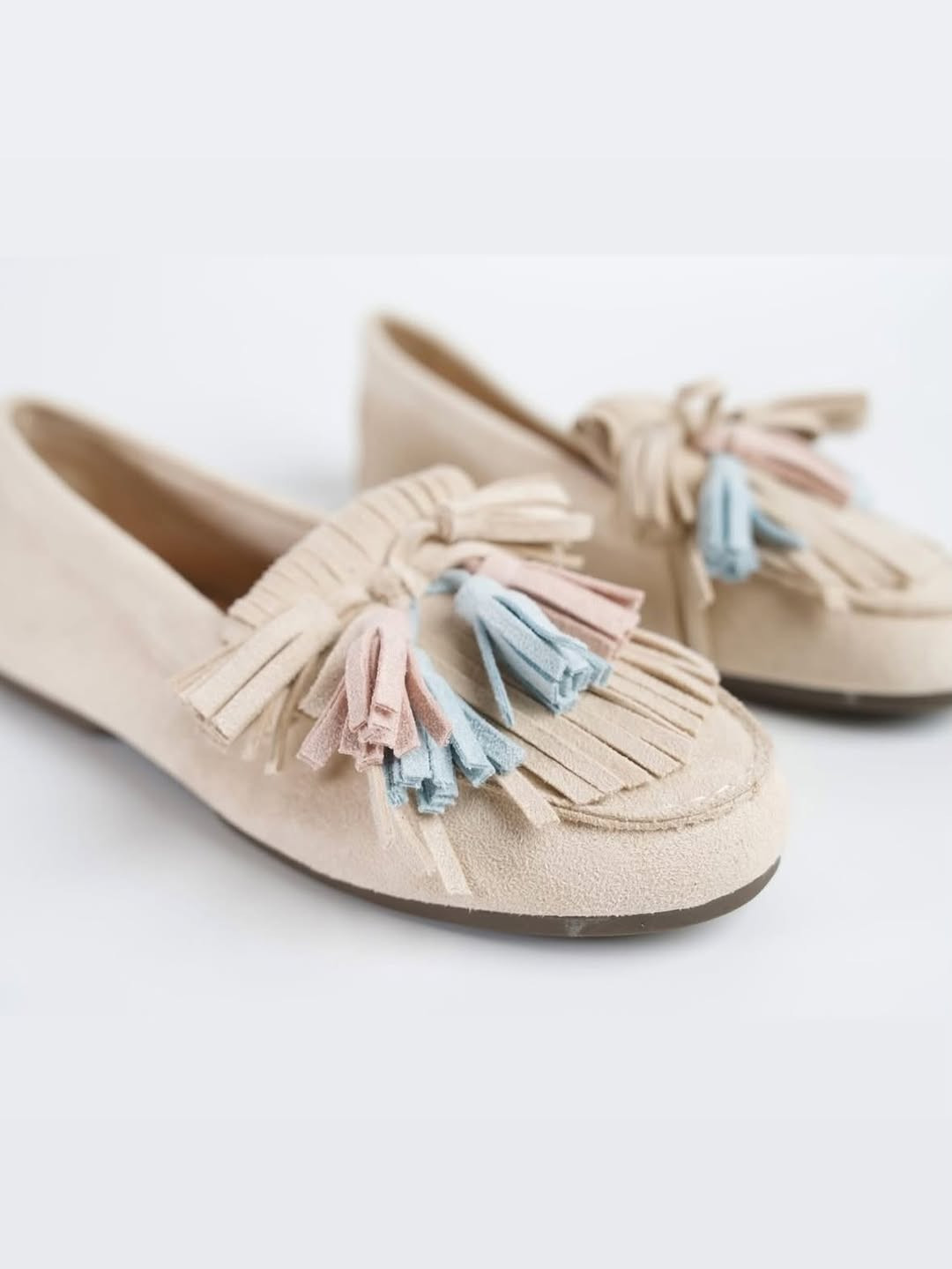 #زيزينيا_zizinia
‏#zizinia_collection 

موديلاتنا غير… وأناقتچ أهم! 👝👡
خلي كل تفاصيلچ تحچي ذوق، فخامة، ورقي
موديلات جديدة توصلچ للتميّز بخطوة واحدة 👠
لأنچ تستاهلين الأفضل دايمًا 💕
#تميزي_مع_زيزينيا

الحجز أو الاستفسار؟
راسلونا على الدايركت 💌 أو عبر واتساب 📱
📱 ***********
خدمة توصيل متوفرة داخل ذي قار وجميع المحافظات🚗
📍 عنوانا:
📍الفرع الاول: الناصرية – الحبوبي – مقابل أسواق حسين نعمة
📍الفرع الثاني: الناصريه - ماس مول - الطابق الارضي
