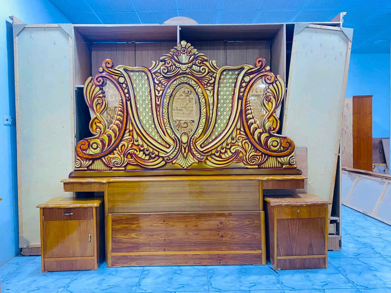 سلام عليكم يوجد غرفه نوم مستخدمه شي قليل النظافه 90/100السعر 850وبي مجال العنوان الرمانه يم الجسر الاستفسار ***********
