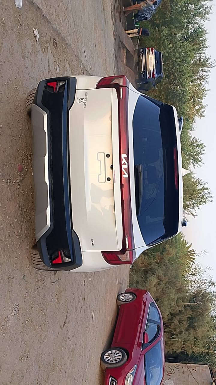 السلام عليكم كيا سليتوز موديل ٢٥ ابيض صدفي محرك الفين دوش فول عدا الفتحه ماشيه 3000 الف يعني زيرو تترقم جميع المحافظات حادث باب خلفي تبديل الجها اليمنه بارد ب جامغ الخلفي السعر 155 وبيه مجال بسيط حك الجيه ***********

