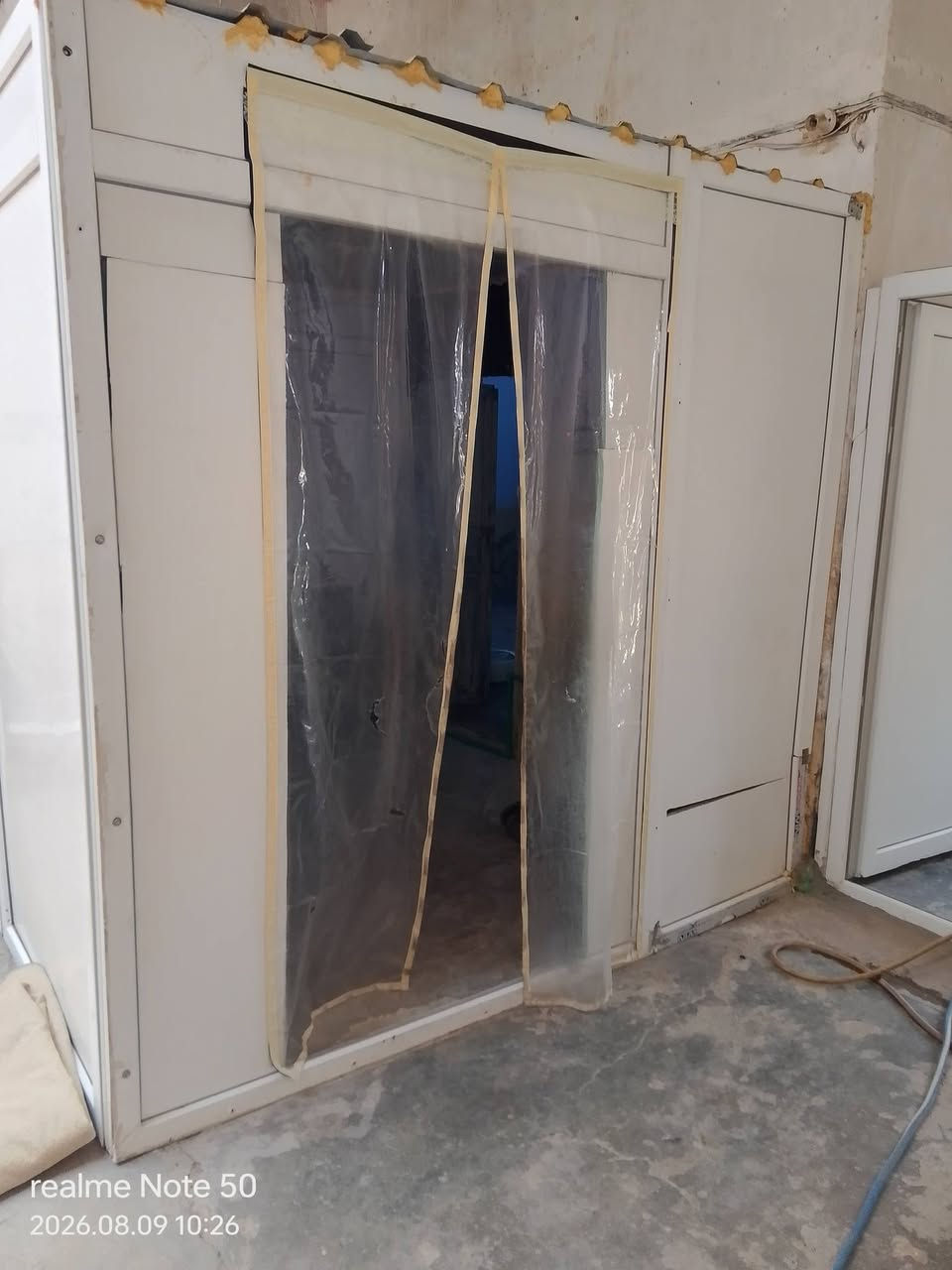 غرفة ثلاث اضلع pvc الطول 270 والعرض 240 والارتفاع 230 والسقف جينكو السعر 250 مع باب عرض متر واحد وارتفاع 2 متر مع ملحق 90 sm السعر 100
العنوان مزرعة 
رقم الهاتف ***********

