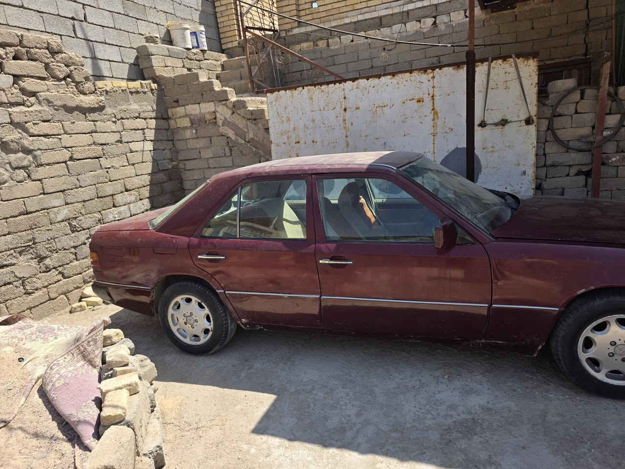سلاعليكم سياره مارسيدس مديل 90 كفاله عامه رقم انكيليزي المكان البصره قضاة القرنه ***********   السعر 50بيهه مجال
