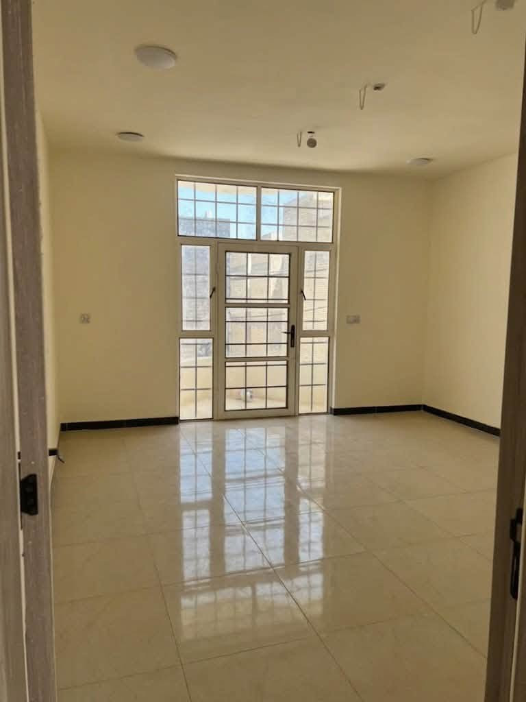 🏡 بيت مميز للبيع في بغداد – الغزالية / العقداء
📌 رقم العقار: 1248

📐 المساحة: 100 م²
📏 الواجهة: 5 م
📏 النزال: 20 م
🏢 3 طوابق
🛏️ 4 غرف نوم
🚪 مدخلين
🏗️ بناء 2026 – درجة أولى
📜 طابو صرف

✨ بناء حديث، تصميم عملي، ومناسب جداً للسكن العائلي.

📞 للاستفسار والمعاينة:
***********

📍 بغداد – الغزالية – العقداء

