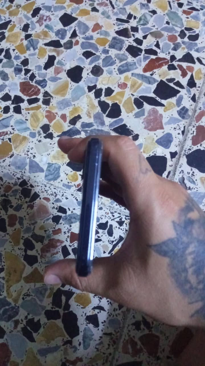 سلام عليكم عندي جهازانفنكس سمارت6بلاص جهاز شغال وعل فحص جهاز فقط بي فطر بل شاشه سعر جهز60الف عنوان بغداد الحريه الثانيه للاستفسار اتصال عل رقم ***********واتساب أو عل خاص
