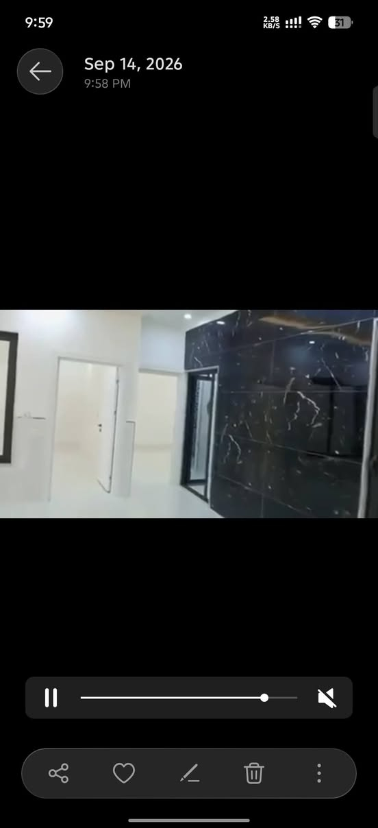 خانوو لە ژین بۆ فرۆشتن کۆلانی ١٥ ڕووبەری ١٥٠مەتر یەک قات و بەیتونە 
مەتبەخ و دیوەخان لەتەنیشت یەکە لەگەڵ هوڵ و دوو غورفەی نووستن و بەیتونە 
نرخی ٥ دەفتەر و ٦٠وەرەقە و معاملە
*********** أربيل, العراق

نص مكتوب في الصور:
- 9:59 1.00 KB/S 31 Sep 14, 2026 9:58 PM