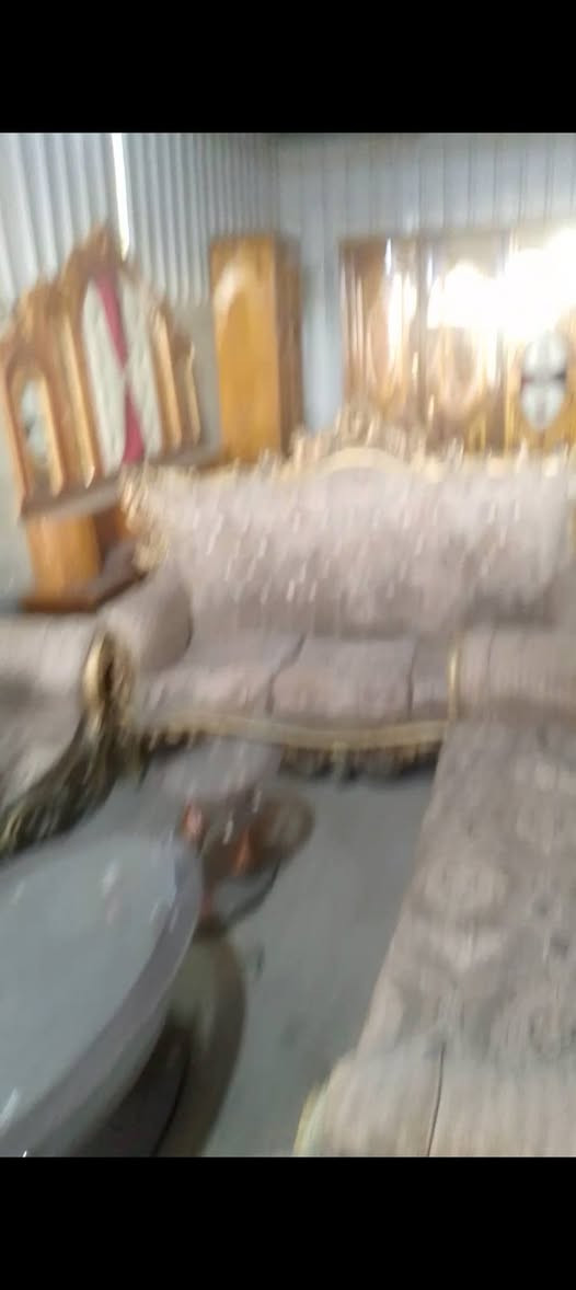سلام عليكم  تخم ملكي عشر مقاعد نضافه خير من الله مكاني النهروان السعر 300وبي مجال تواصل على الوستاب ***********
