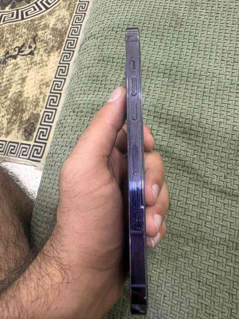 سلام عليكم 14promax
الجهاز استخدام شخصي بطارية 83 بلادي مبدل شاشة مال تفصيخ 
الجاهز ماستر مو بالة 
بي رصعه خفيفة بلشاصي موضحة بلصور 
725 وبي مجال للطيبين 
***********
بغداد الشعب

نص مكتوب في الصور:
- 2:40 حول الاسم iPhone إصدار iOS 26.5 اسم الطراز iPhone 14 Pro Max رقم الطراز MQ9X3AA/A الرقم التسلسلي MLW150D04P انتهت صلاحية التغطية سجل تاريخ القطع والخدمة الأغاني 0 الفيديوهات 852 الصور 2,548 التطبيقات 38 السعة 256 غ.ب.
- القطع والخدمة
- تجمع Apple سجل تاريخ القطع والخدمة،
- وهذا السجل يعرض معلومات عن هذا
- الـ iPhone وحالته وتفاصيل إصلاحه. معرفة
- المزيد...
- سجل تاريخ الخدمة
- الشاشة
- غير معروف