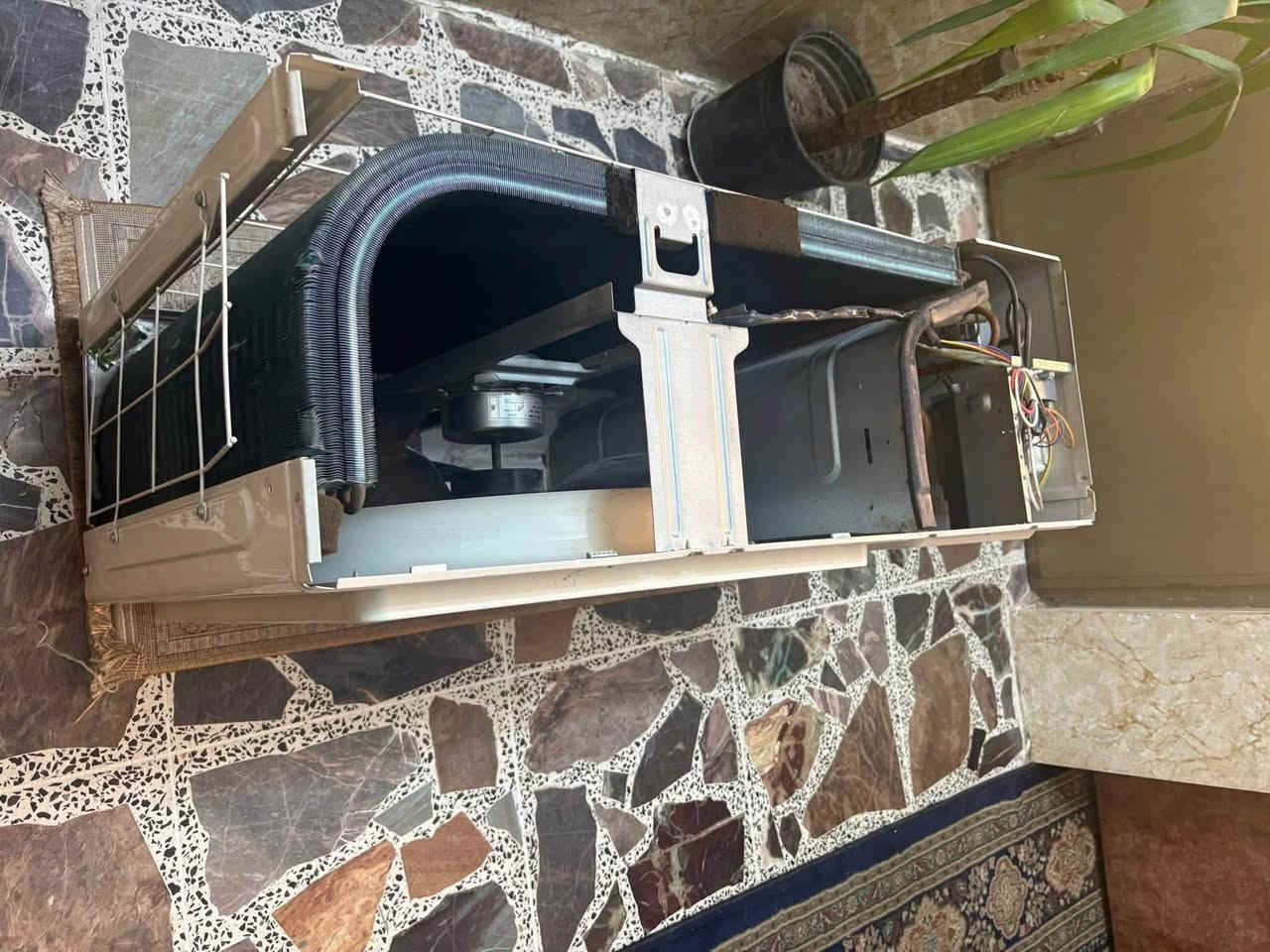 سلام عليكم
سبلت توسوت واحد ونص طن انفرتر
اقتصادي يشتغل على المولده
حاربار بلادي ممصلح غازه بي مقفول
حجم  BTU-18.000
كامل بدون نقص والبواري
ظمان 15 يوم
السعر  ٥٢٥ الف
بغداد حي الجامعه
***********
