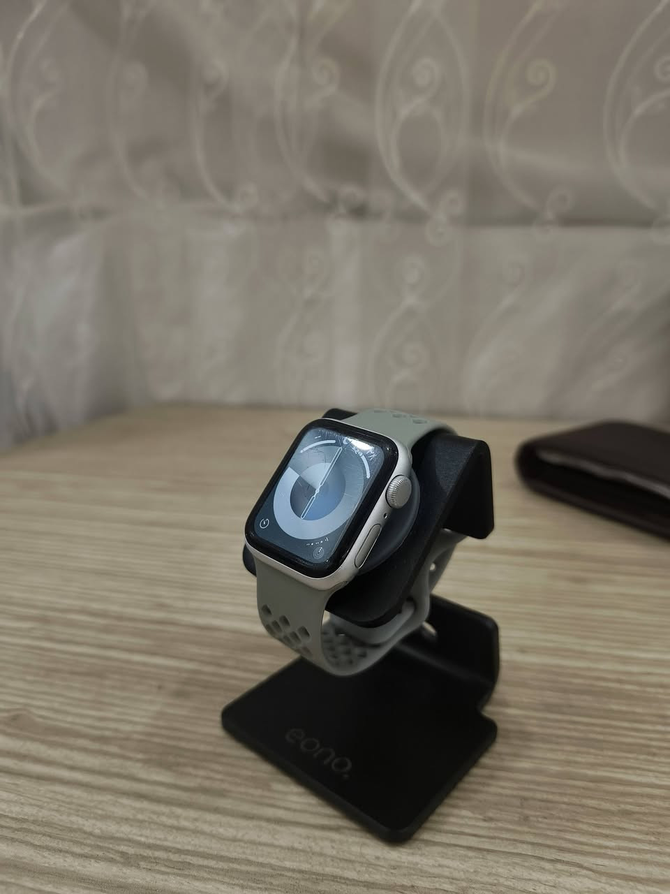 ابل واتش 
اصدار se 
اللون ستار لايت 
حجم 40 
نسبه النضافه 85%
كامل ملحقات سير وشاحن اصلي 
السعر 100 الف 
للتواصل خاص او *********** 
يوجد توصيل جميع محافظات العراق
