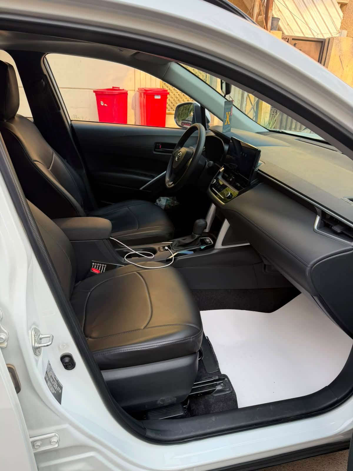 السلام عليكم
للبيع كورلا كروز موديل2025 السياره نضيفه بمعنى الكلمه ماشيه 18 الف حقيقي كفاله عامه من الزلغ والتبديل والفتح والصبغ والكير والمحرك كفاله عامه من كلشي السياره نص مواصفات تجي فتحه وقطعتين تبريد وبصمه وداخل جلد اسود تحكمان ستيرن كامره خلفيه اوتو هولد هاند بريك كهربائي محرك 2000 معروفه مواصفاتها رقم بغداد الجديد تحويل ثاني يوم للاستفسار اكثر ***********
