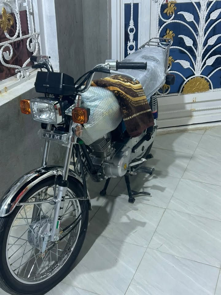 السلام عليكم دراجه اربعه كير نامه سنكرر سكنرر 
مديل 2027 وكيله العارضي الدراجه جديده حتى ماطلع بيه من شغل للبيت دراجه كامله كهربايات كلها شغاله كله شغال مابيه اي نقص السعر خاص 

متواجد خاص 
رقمي ***********

