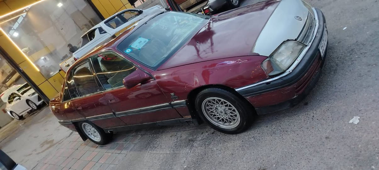السلام عليكم
أوبل اوميكا موديل 1993

لون ماروني 

رقم انكليزي هزه جديده سنويه ب أسمي

تحويل مباشر كير ومحرك نظافه فول 

كير اوتو ماتيك 

بيع مستعجل عندي ضرف السعر 30 وبيها مجال

مكان السياره الانبار الكرمة  للتواصل خاص او الاتصال واتساب فقط ***********
