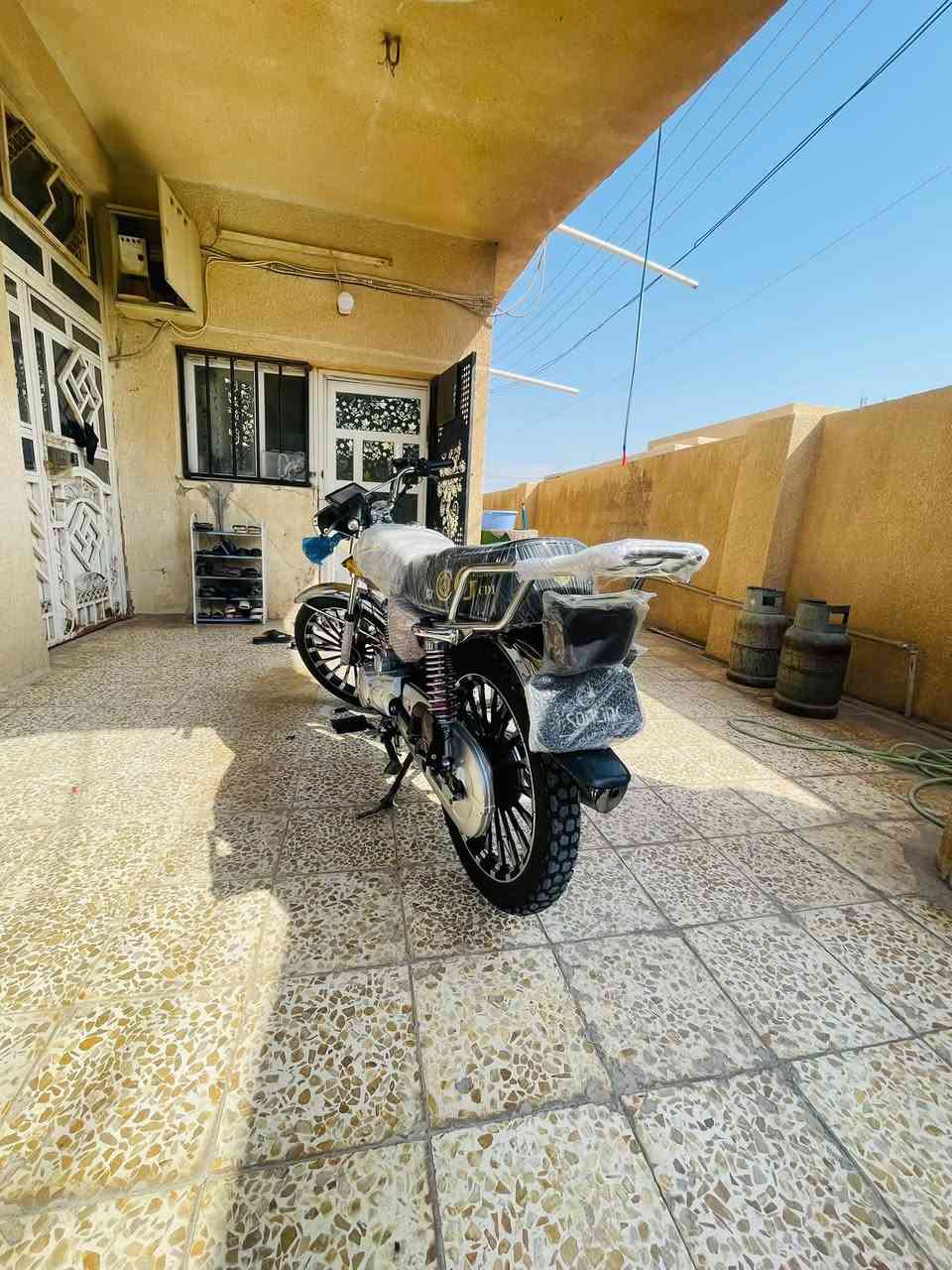موديل ٢٥ • ٢٠٠ • شاشة تحتاج تصليح