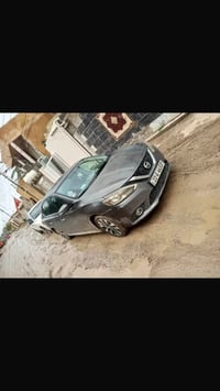 نيسان سنتره للبيع فقط بدون مراوس موديل ١٧ وارد امريكي ضربته بنيد وجامل...