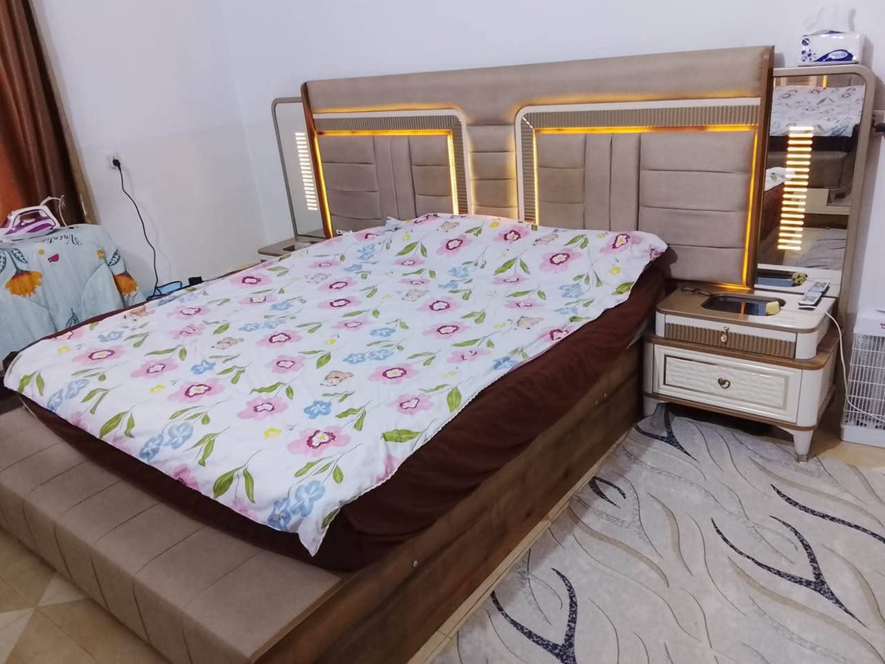 للبيع غرفه تركيه ماخذيه ٢٥ورقه اخو الجديد اريده مليون و٦٠٠وبي مجال الغرفه ضخمه ارتفاع الكنتور مع عرضه ٣ متر الغرفه بيه اضاءه ونشرات ضوئية *********** خناقين, ديالى
