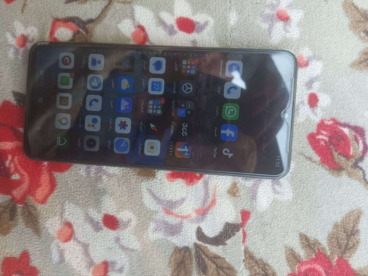 جهاز ريلمي c51 للبيع الجهاز نضيف الشاشه بيها كسر بسيط الشاشه من جوه  معلوماته كلها كدامك سعره 75 للتواصل ***********
