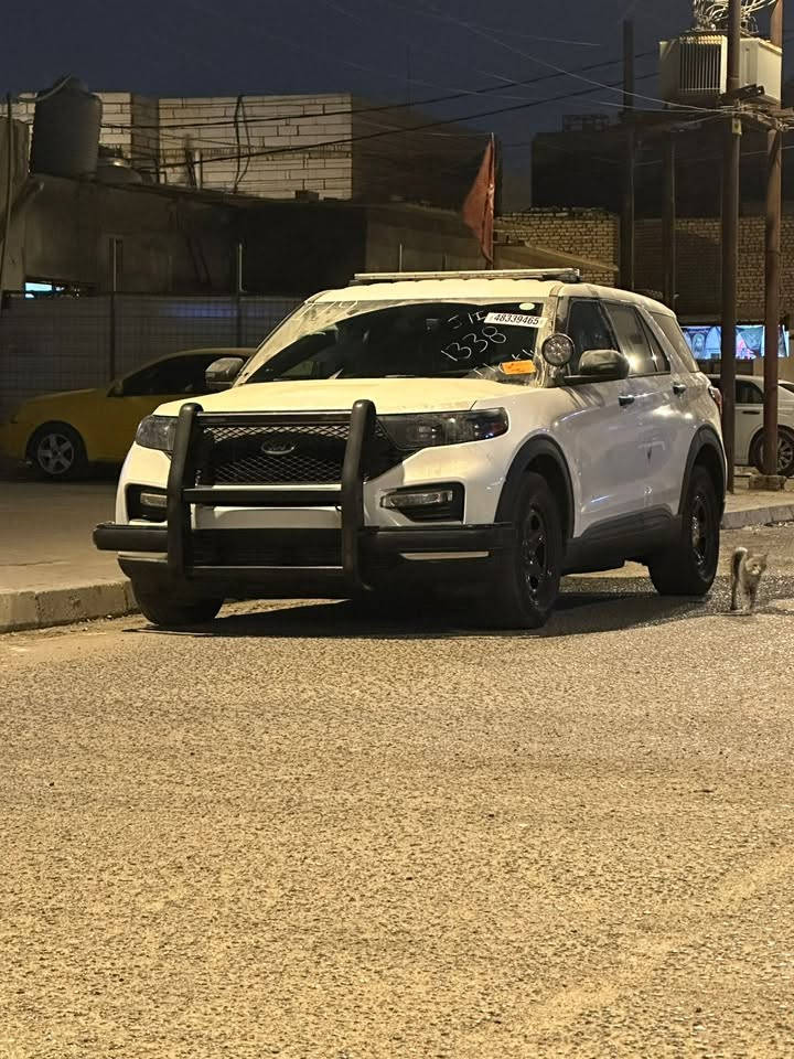 فورد اكسبلورر هايبرد بوليسي موديل 2023 رقم بغداد، الدرع والفيدراليات كلها موجوده وياها اجت ، تبديل بابين جهة اليمين فقط (قطعة وحدة صبغ فقط) 
بچم كبس بلادي
ماشية 46 الف كيلو (يعني تقريباً 29 الف ميل فقط)
السعر 185
رقم بغداد بأسمي 
للتواصل ***********
