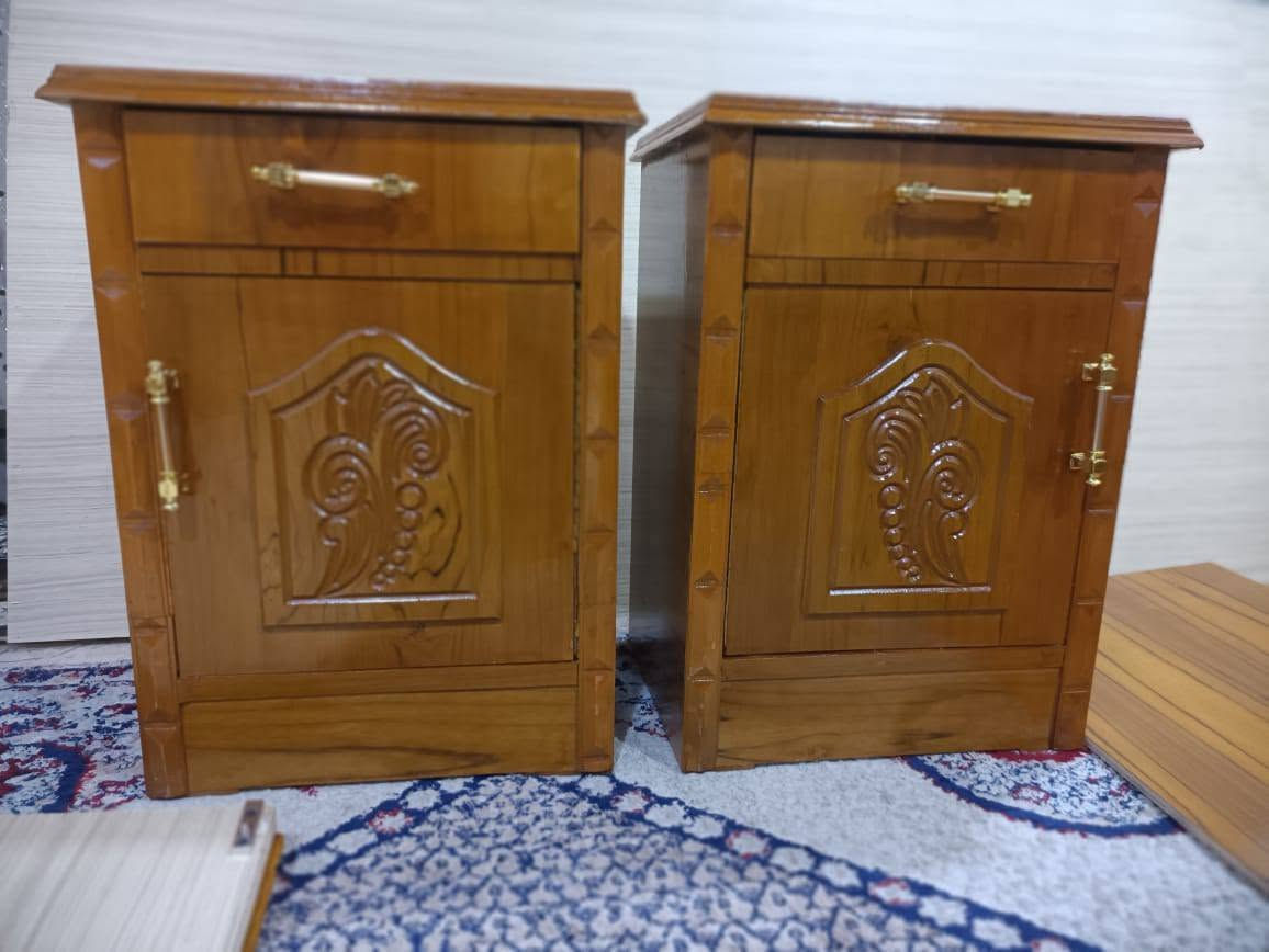 السلام عليكم غرفه جديده ما مستخدمه للبيع مكان الغرفه ابو الخصيب شارع المحكمه  للتواصل ***********

