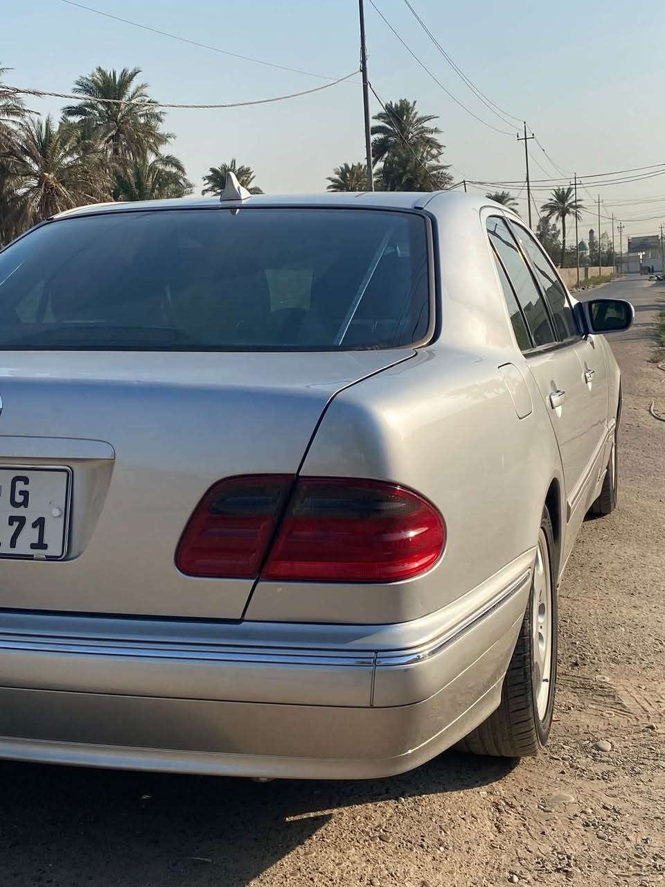 السلام عليكم مارسيدس ام عيون E320 وارد يابان موديل 2000 رقم اربيل بأسمي تحويل مباشر فول مواصفات ما عدا الفتحه مكينه V المرغوب 6 سلندر السياره جاهزه تخم تاير جديد تبريد ثلج لايت زنون السياره جاهزه من كلشي مسويلها ادامة سيرفس كامل  سويجين   بيها مكانات جراد وانصبغن السعر 115مكاني بغداد الرقم ***********
